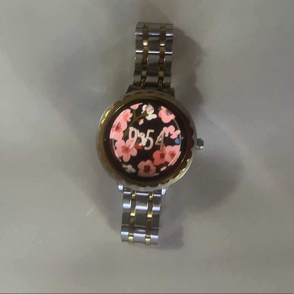 Kate spade scallop smart watch